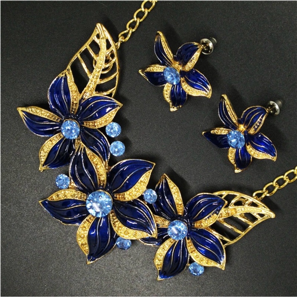 Betsey Johnson Gold and Blue Floral Necklace Earring set NEW